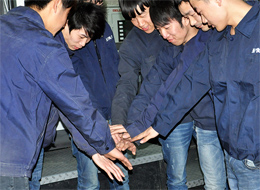 齊心協(xié)力，共同進(jìn)步